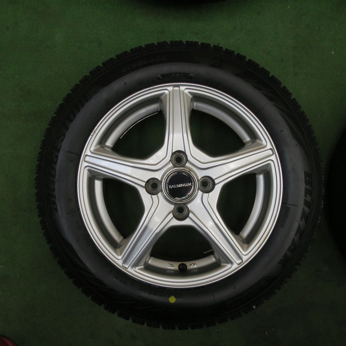 超バリ溝！24年！9.5分以上☆スタッドレス 165/65R14 ブリヂストン