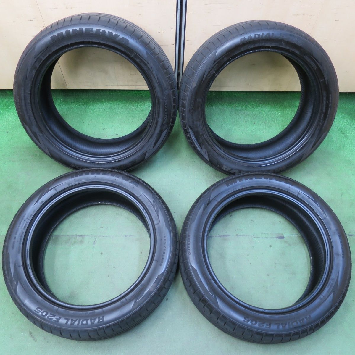 バリ溝 22年 9分 235 50 R 19 ミネルバ ラジアル F 205 タイヤ 19インチ ハリアー ベンツ GLA GLB 等 5112211イノタ