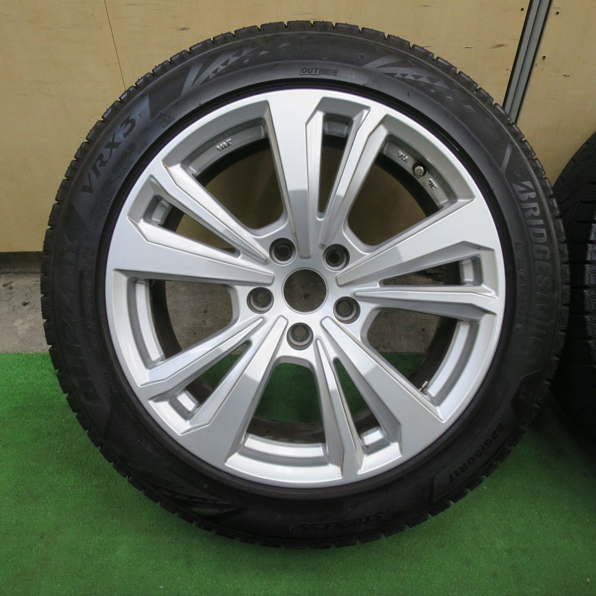 バリ溝 23年 キレイ 9 5分 BMW 等 smartline 365 225 50 R 17 スタッドレス ブリヂストン ブリザック VRX 3 スマートライン 17インチ PCD 112 5 H ス