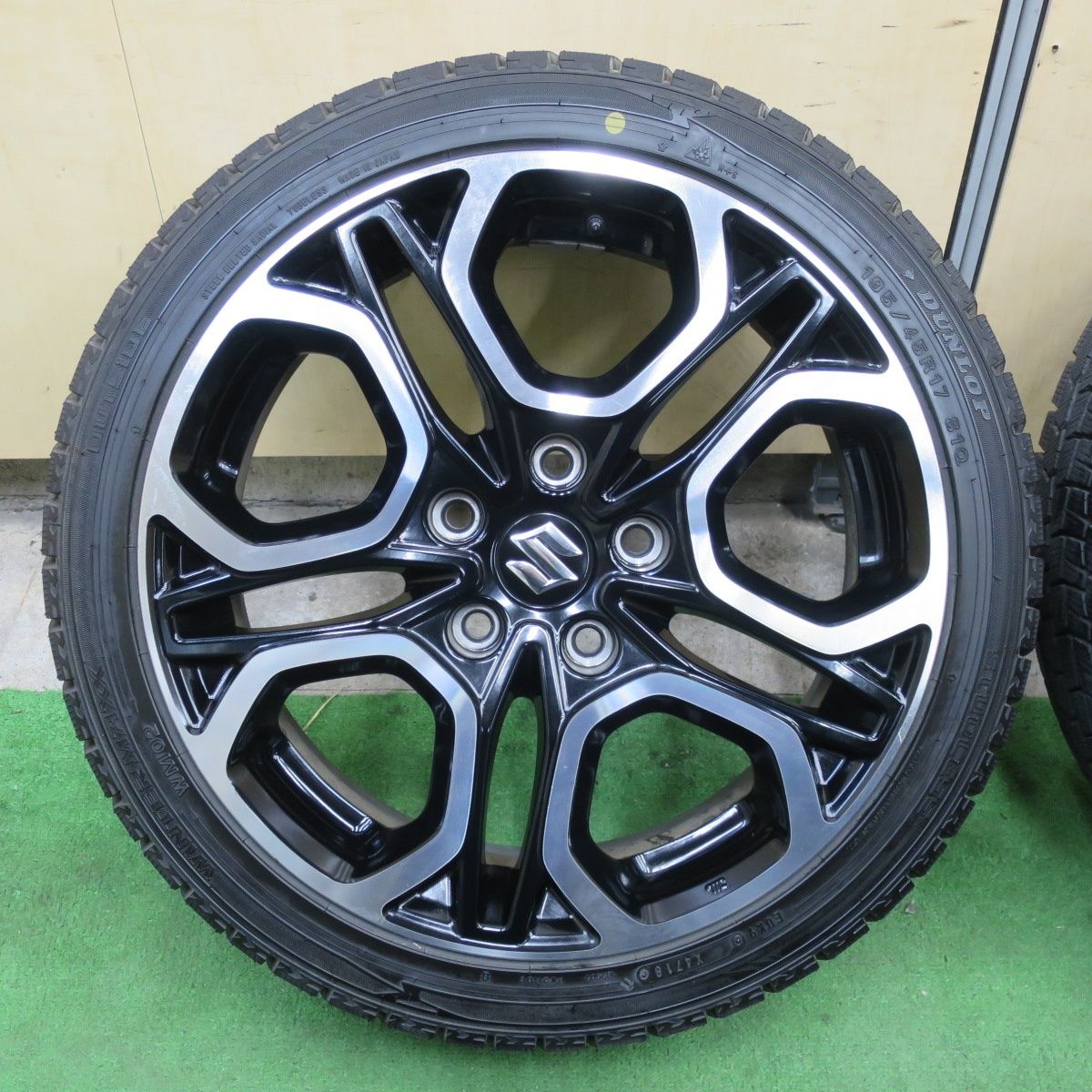 バリ溝！9.5分☆スズキ ZC33S スイフト スポーツ 純正 195/45R17