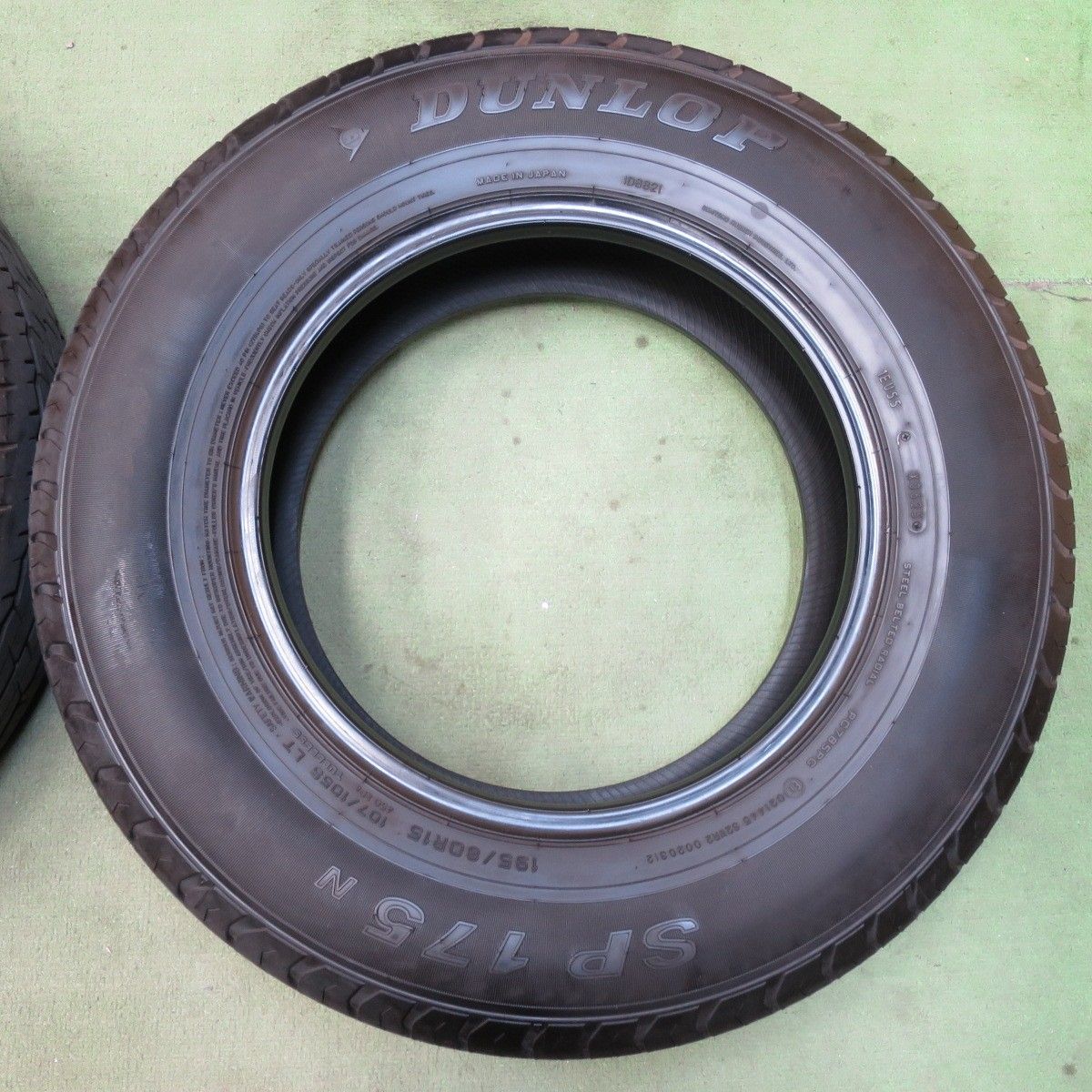  バリ溝 25年 9 5分 195 80 R 15 107 105 S ダンロップ SP 175 N タイヤ 15インチ ハイエース キャラバン 等 5112212イノタ 15インチ サマータイヤ ノーマルタイヤ