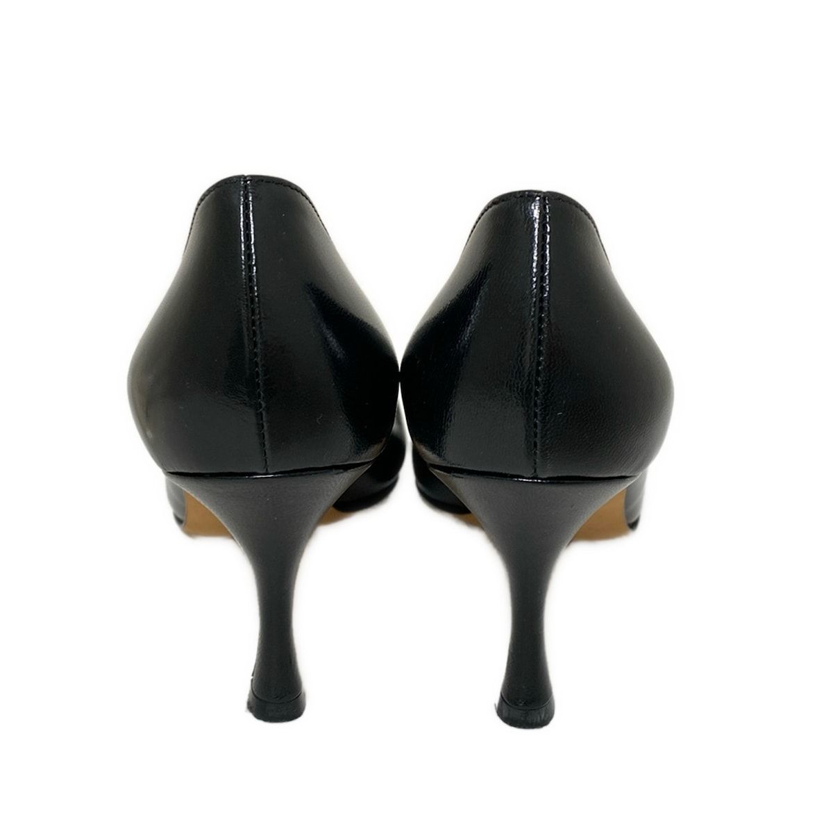 美品★ Manolo Blahnik ブラックパンプス 35 MANOLO BLAHNIK(マノロブラニク) パンプス 35 レディース - 黒 レザー