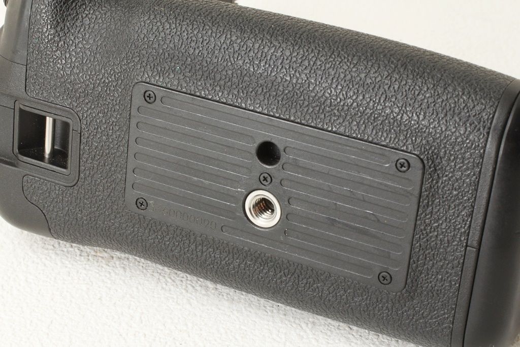 美品 Canon キヤノン BG-E20 バッテリーグリップ EOS 5D MarkIV専用