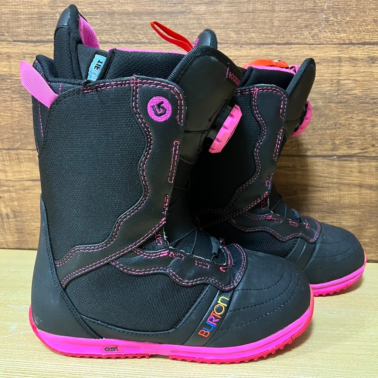 バートン　3点セット　板　ブーツ　24cm バイン　139cm レディース バートン 3点セット 板 ブーツ 24cm バイン 139cm レディース バートン