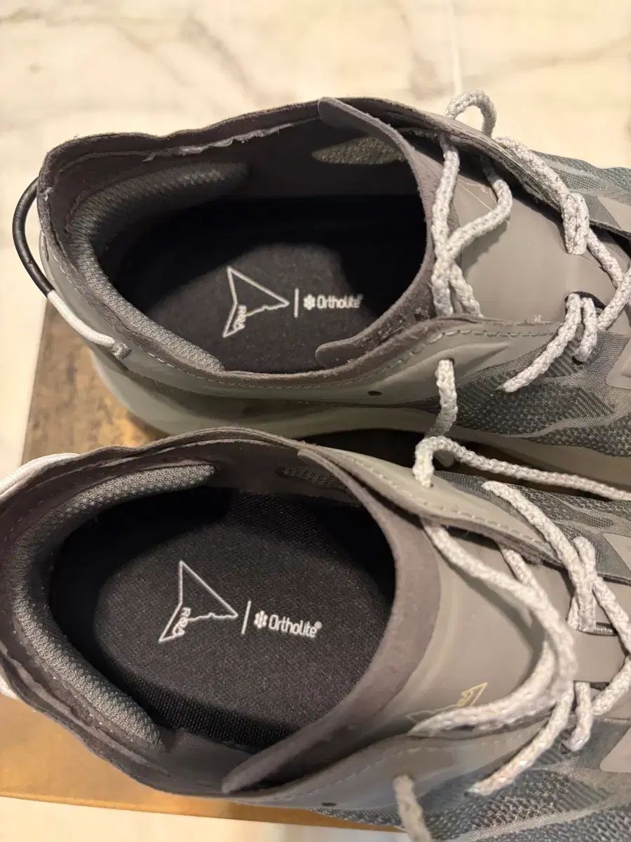 ROA ロア ハイキング セラ EU 42