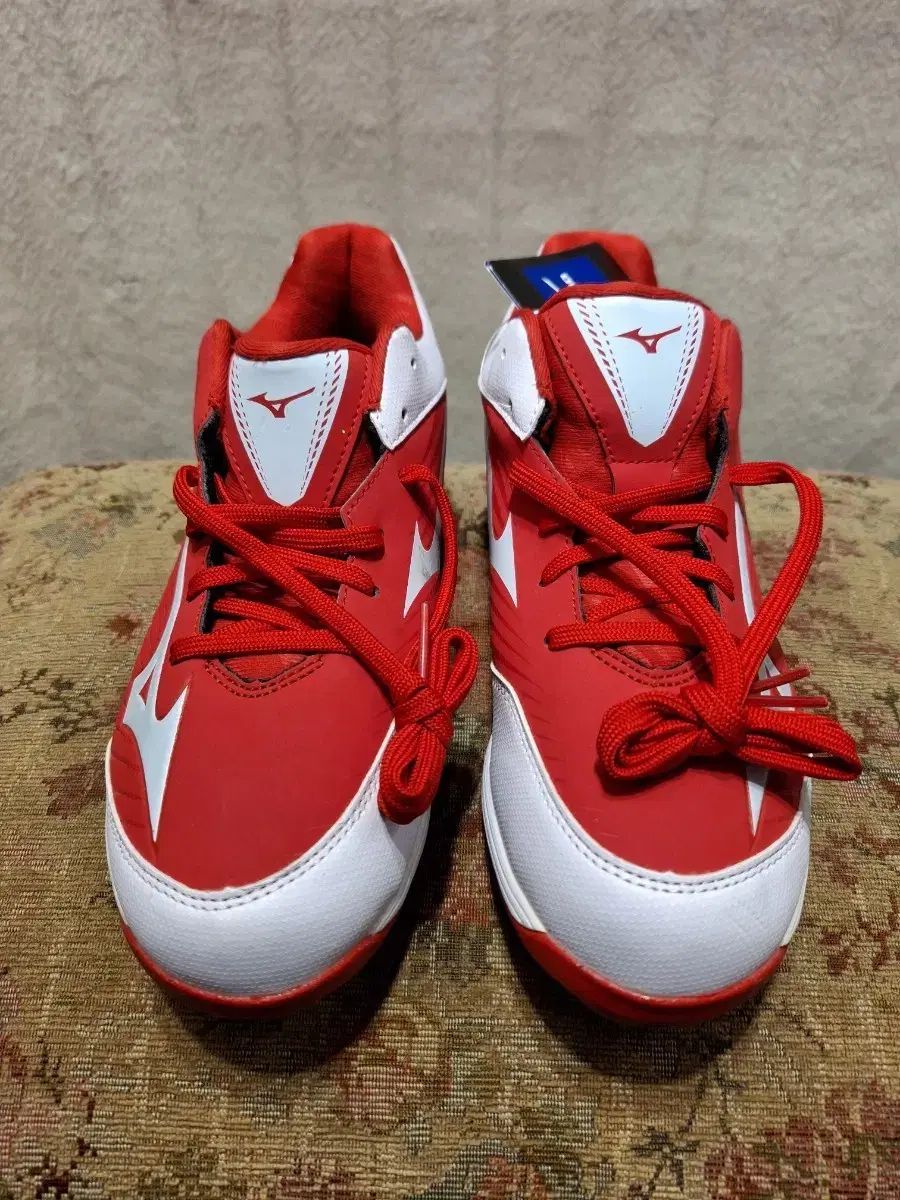 ミズノ 野球シューズ スニーカー レッド 白