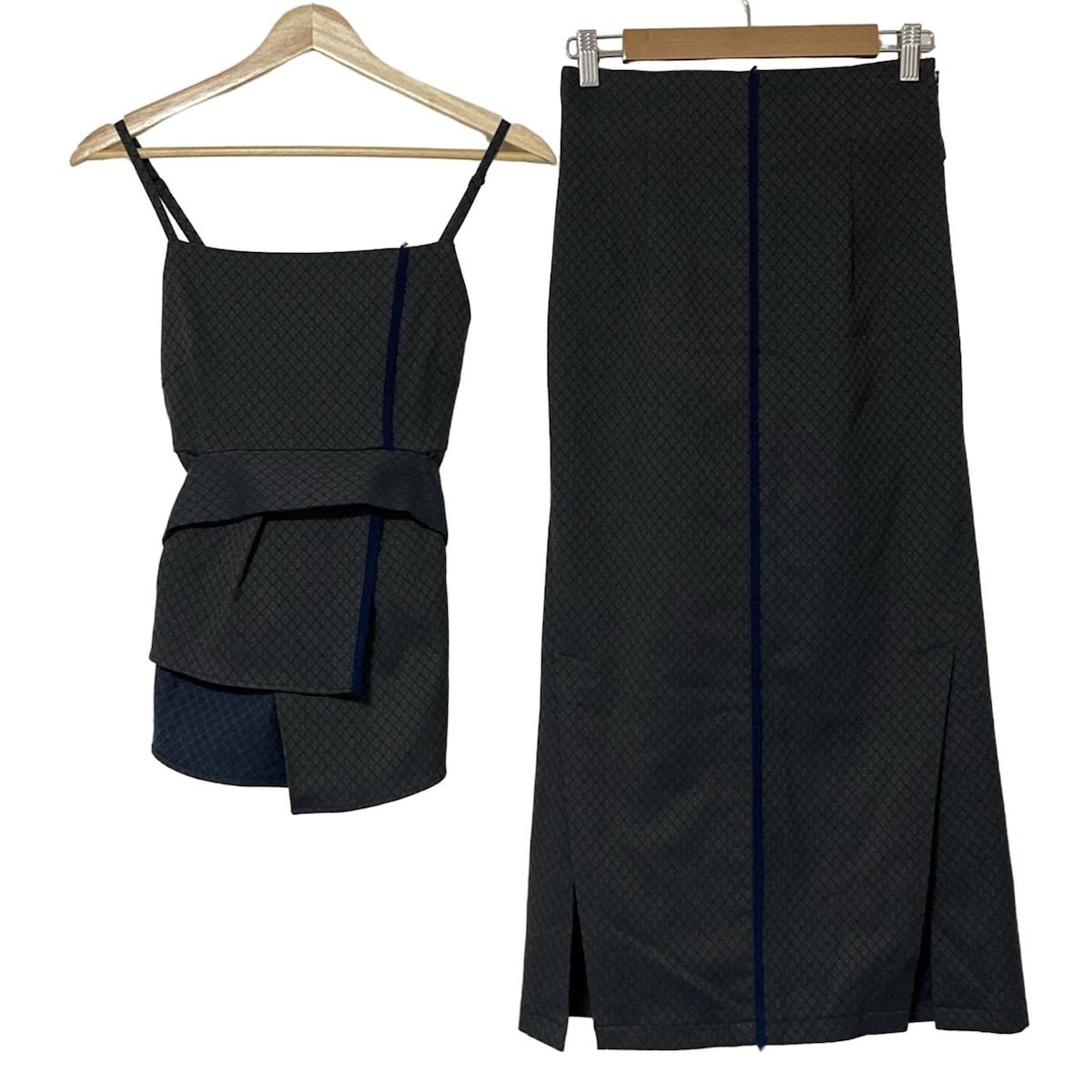 PUBLIC TOKYO パブリック トウキョウ スカートセットアップ レディース - カーキ×ネイビー