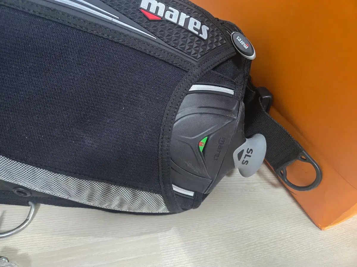  mares マレス ドラゴン BCD M サイズ その他 水着 ラッシュガード