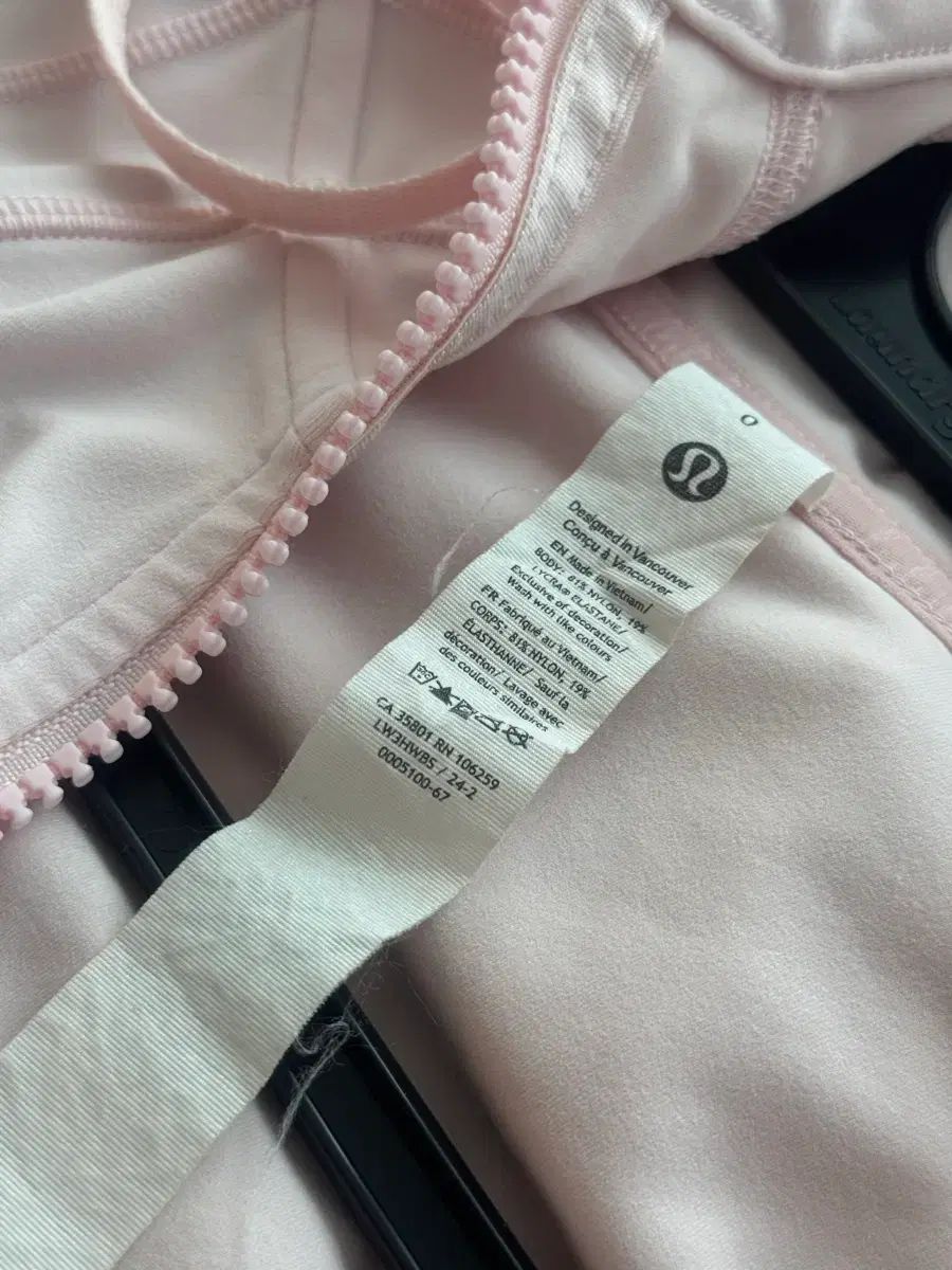 ルルレモン ストロベリー ミルクシェイク 0 サイズ フーディンファイン ジャケット