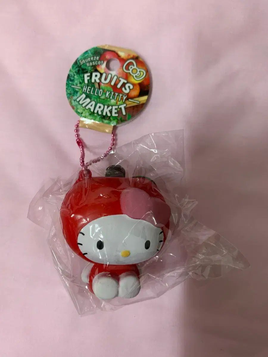 ハローキティ フルーツ スクイーズ キーホルダー - メルカリ