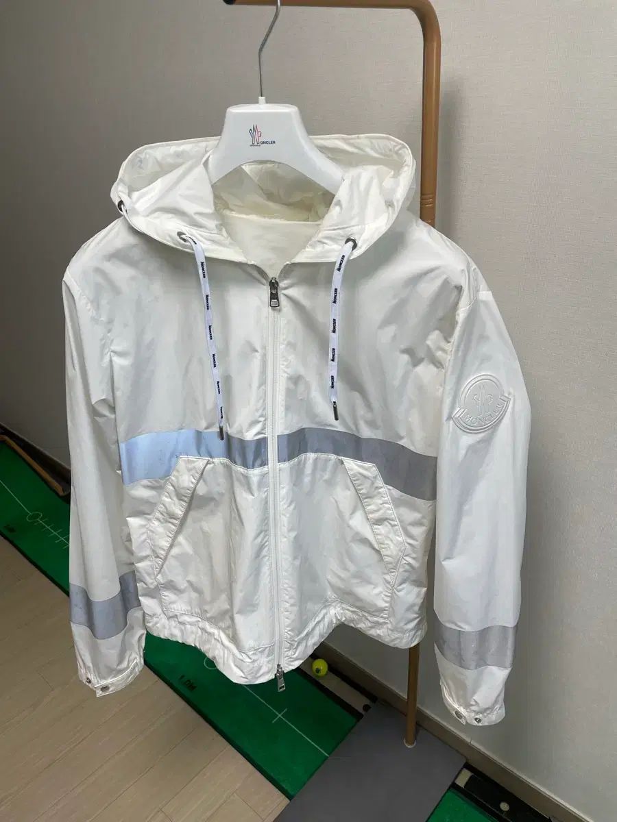 モンクレール BIGワッペン ウィンドブレーカー 実寸