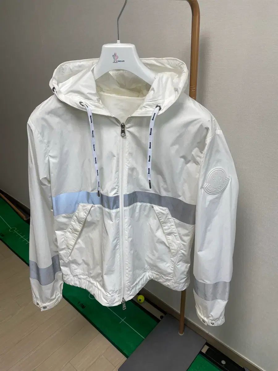 モンクレール BIGワッペン ウィンドブレーカー 実寸