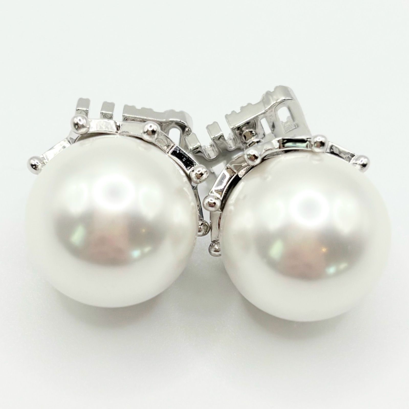 Miu Miu ミュウミュウ パール ピアス 両耳 ロゴ ラインストーン