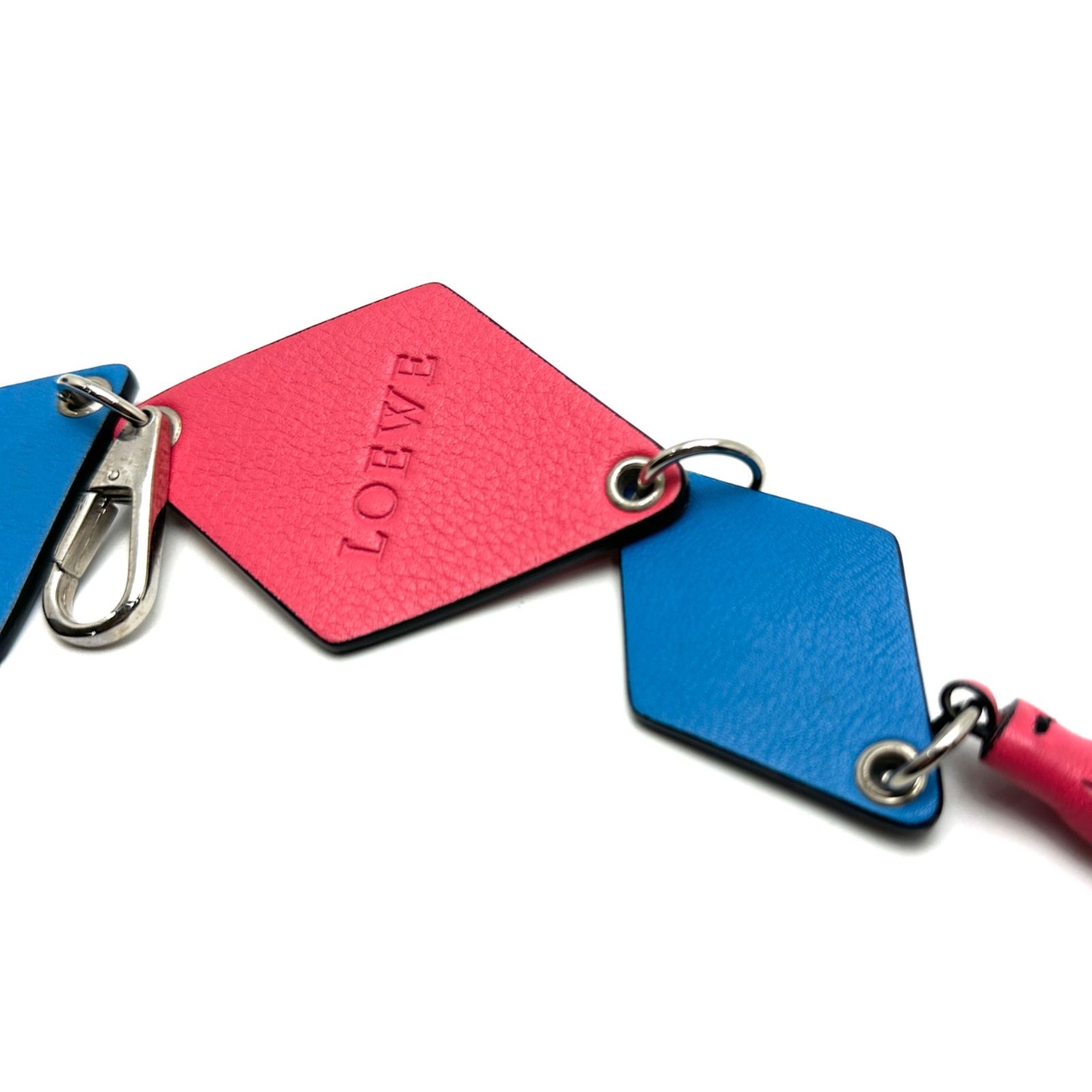 LOEWE ロエベ　ハンドバッグ　レザー　ロゴ型押し　チャーム LOEWE ロエベ ハンドバッグ レザー ロゴ型押し チャーム LOEWE ロエベ