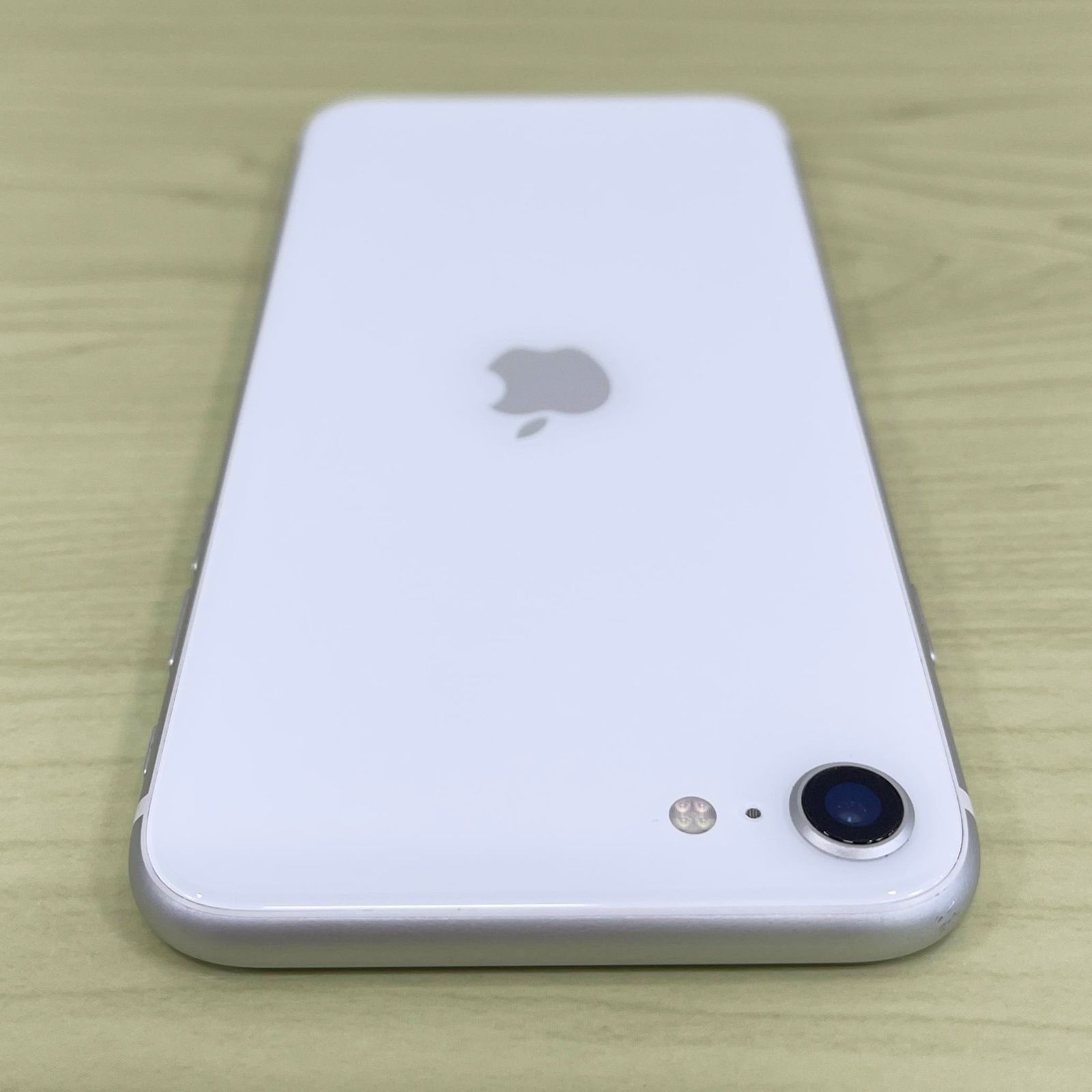 美品】iPhoneSE2 割引 64GB ホワイト SIMフリー 21580 美品 美品】iPhoneSE2 割引 64GB ホワイト SIMフリー 21580 美品