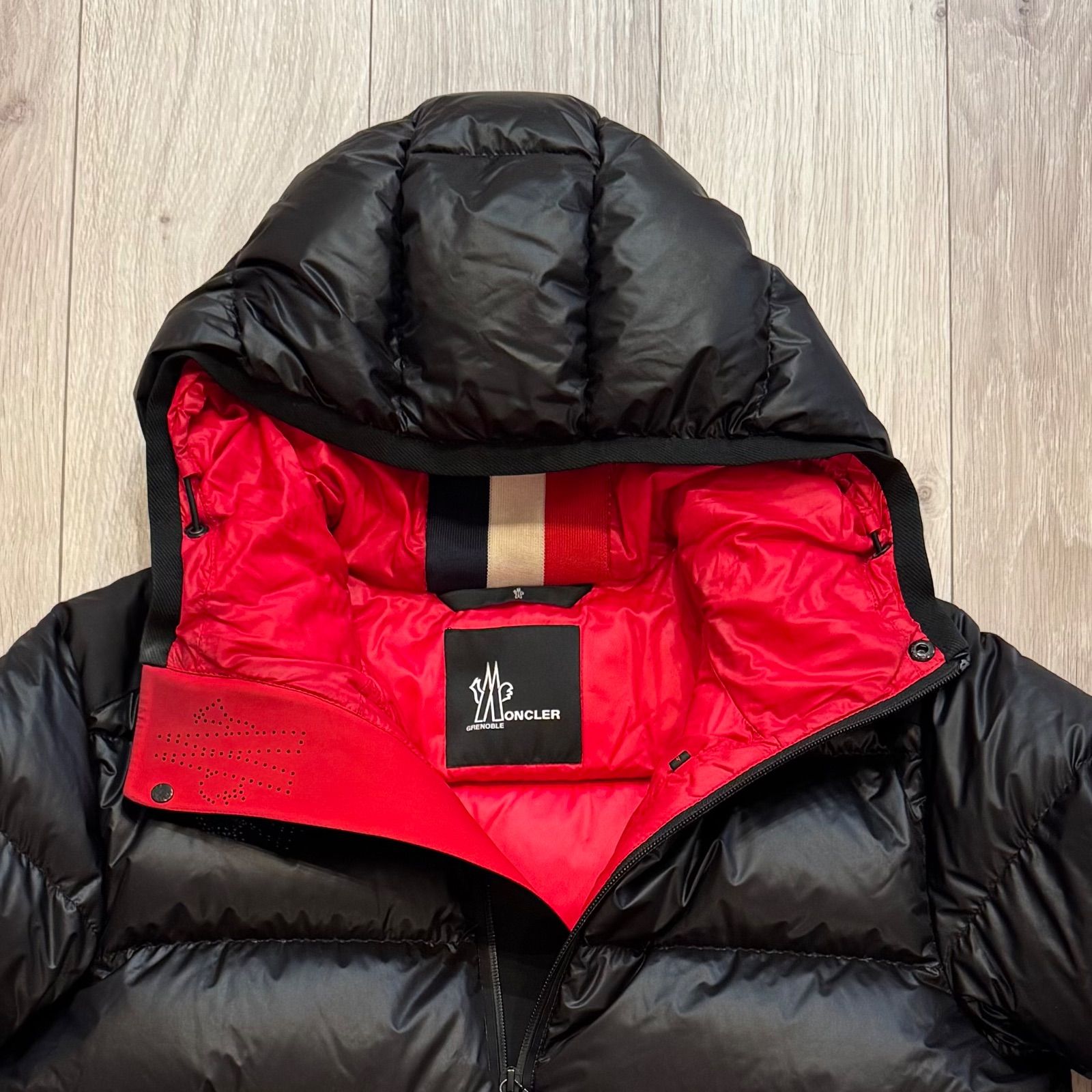 MONCLER HINTERTUX モンクレール フード付き ダウンジャケット MONCLER HINTERTUX モンクレール フード付き ダウンジャケット