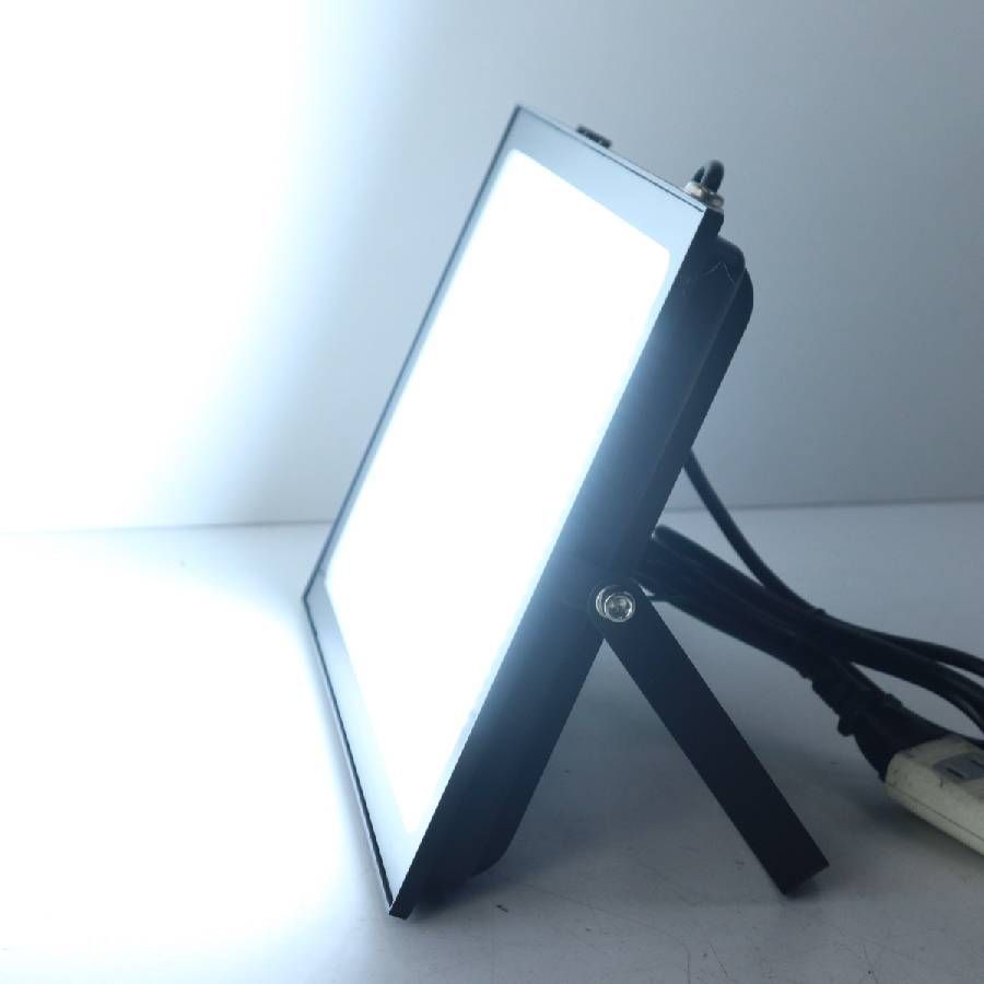 新品・未使用】 超薄型 LED投光器 400W 型番LF233W 屋外 作業用 照明 