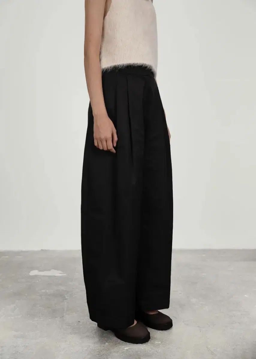 AMOMENTO アモーメント ウール パンツ