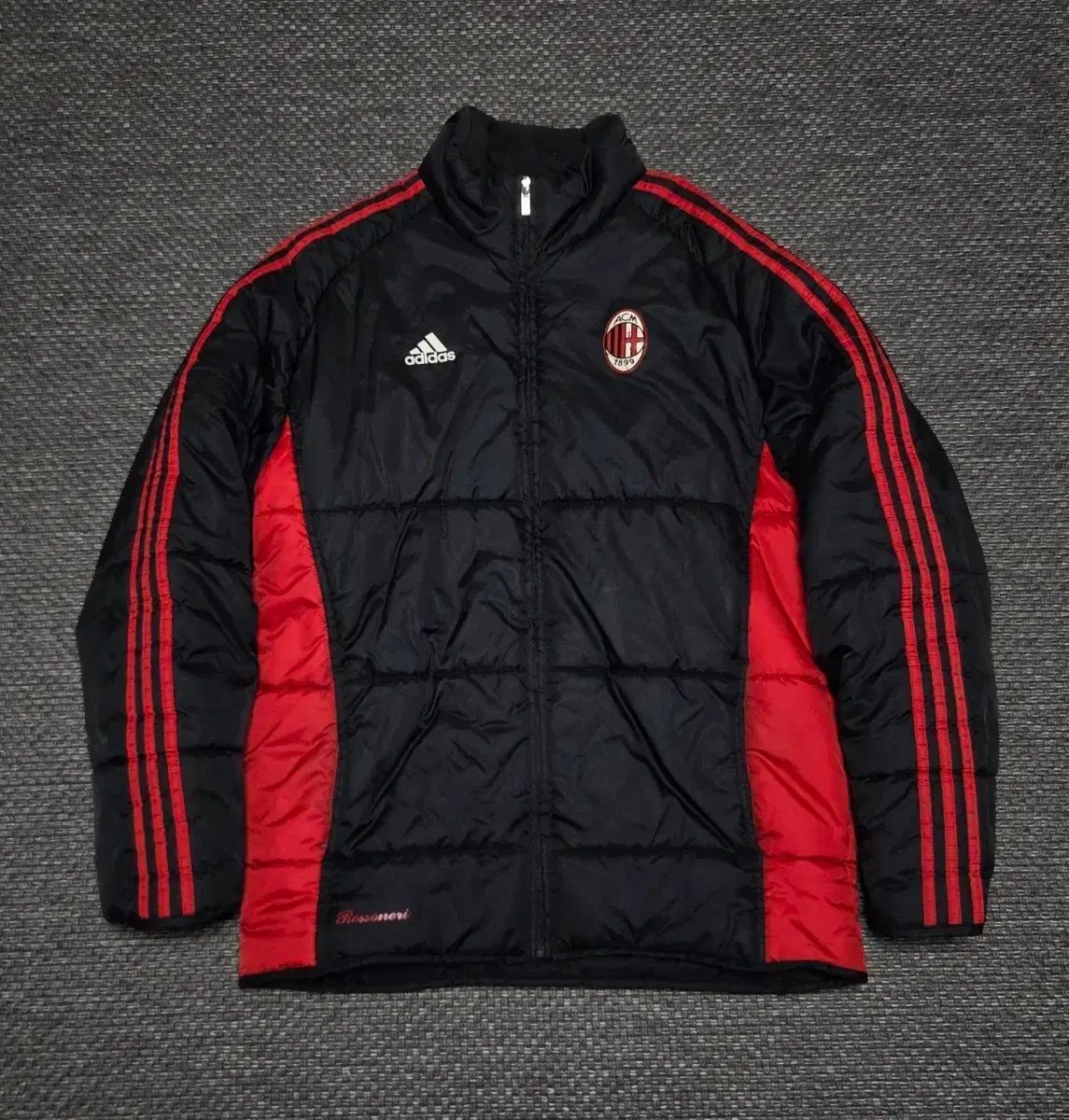 ACミラン adidas ダウンジャケット J0 黒/赤 アディダス ACミラン ダウン アウター ブラック/レッド - メルカリ