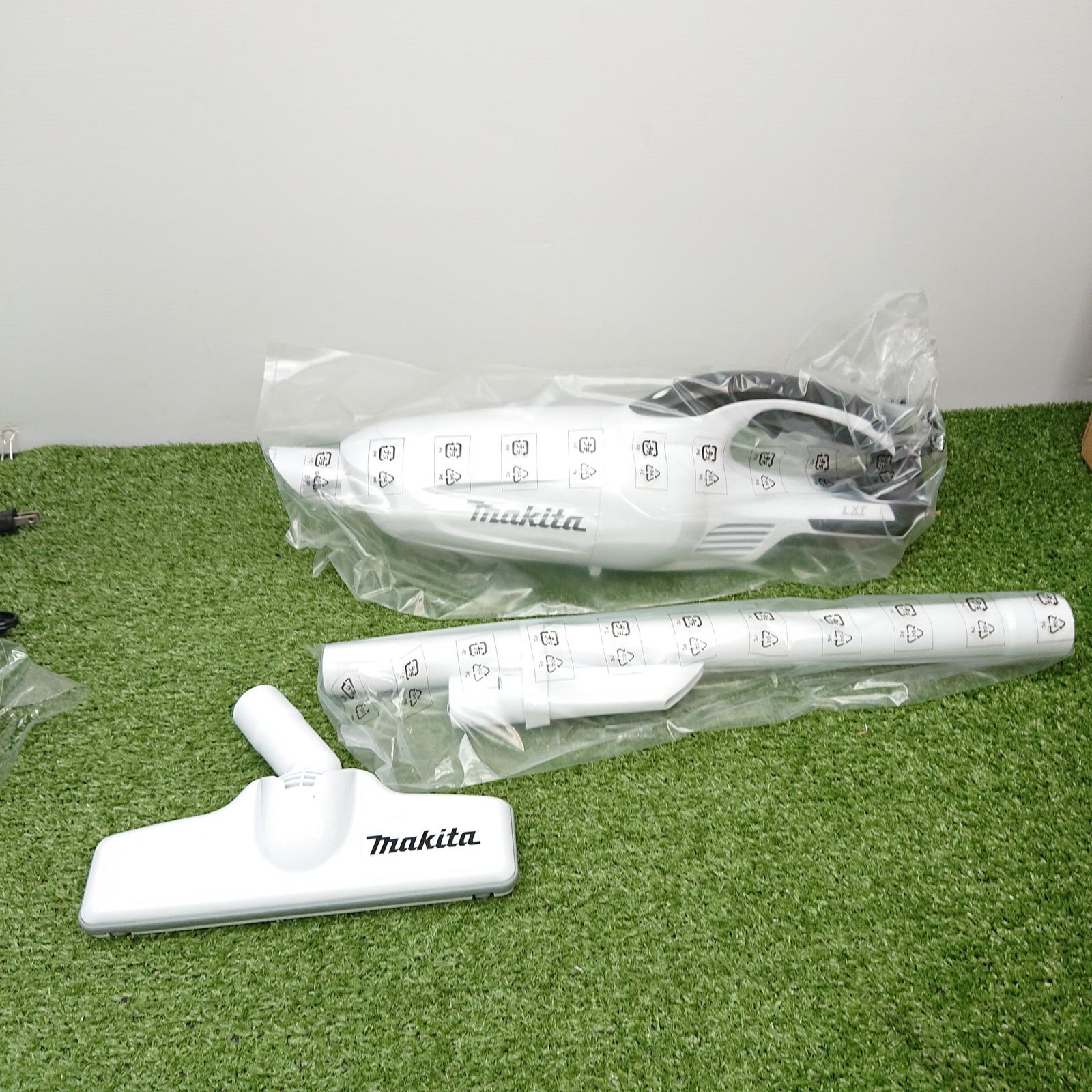 未使用品】マキタ CL180FDRFW 充電式クリーナ 18V [5017] - メルカリ