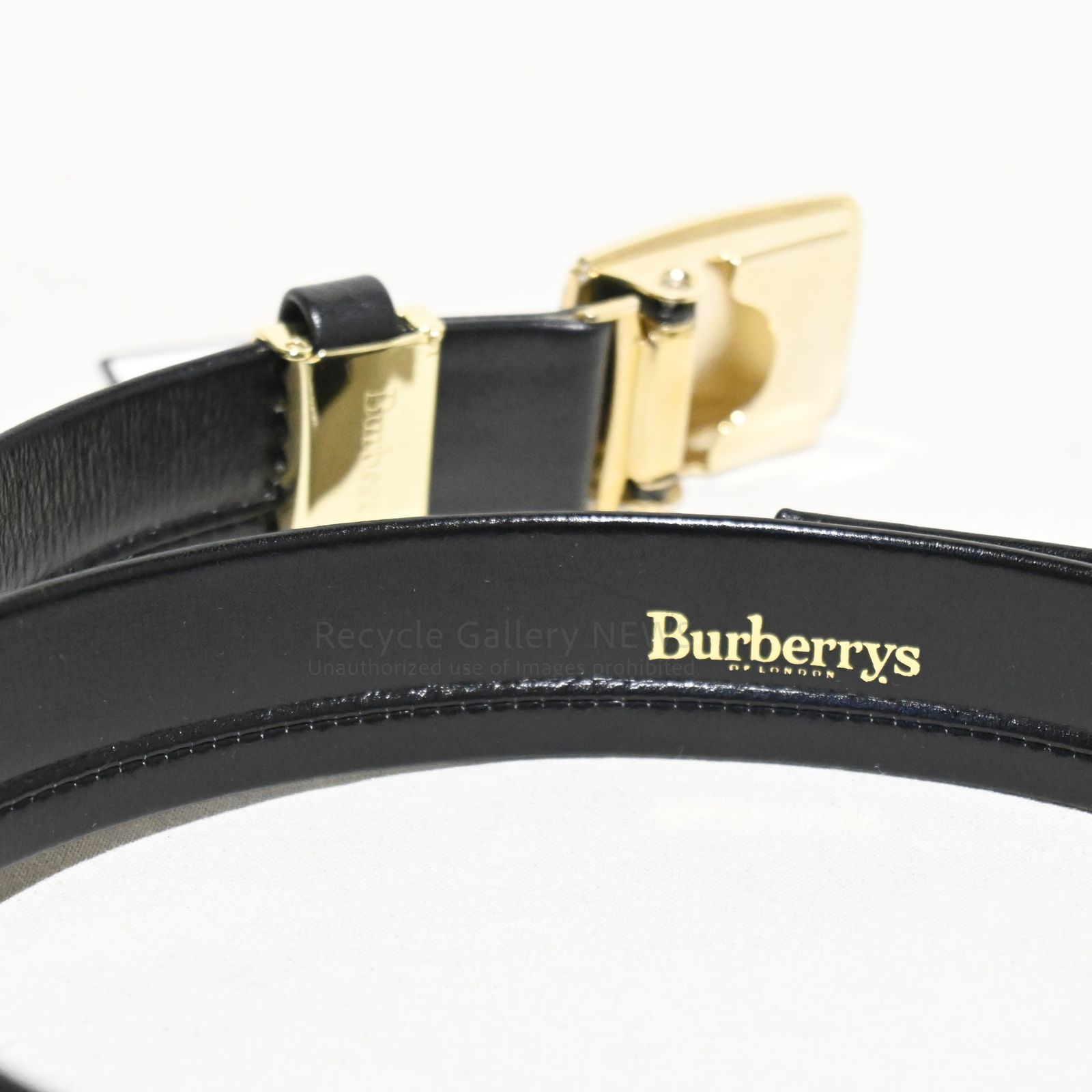 未使用　BURBERRY 革張りバックル シボ革ベルト ホースロゴ　タグ付 ○ 未使用 BURBERRY ホースロゴ スクエアバックル レザーベルト 1999年