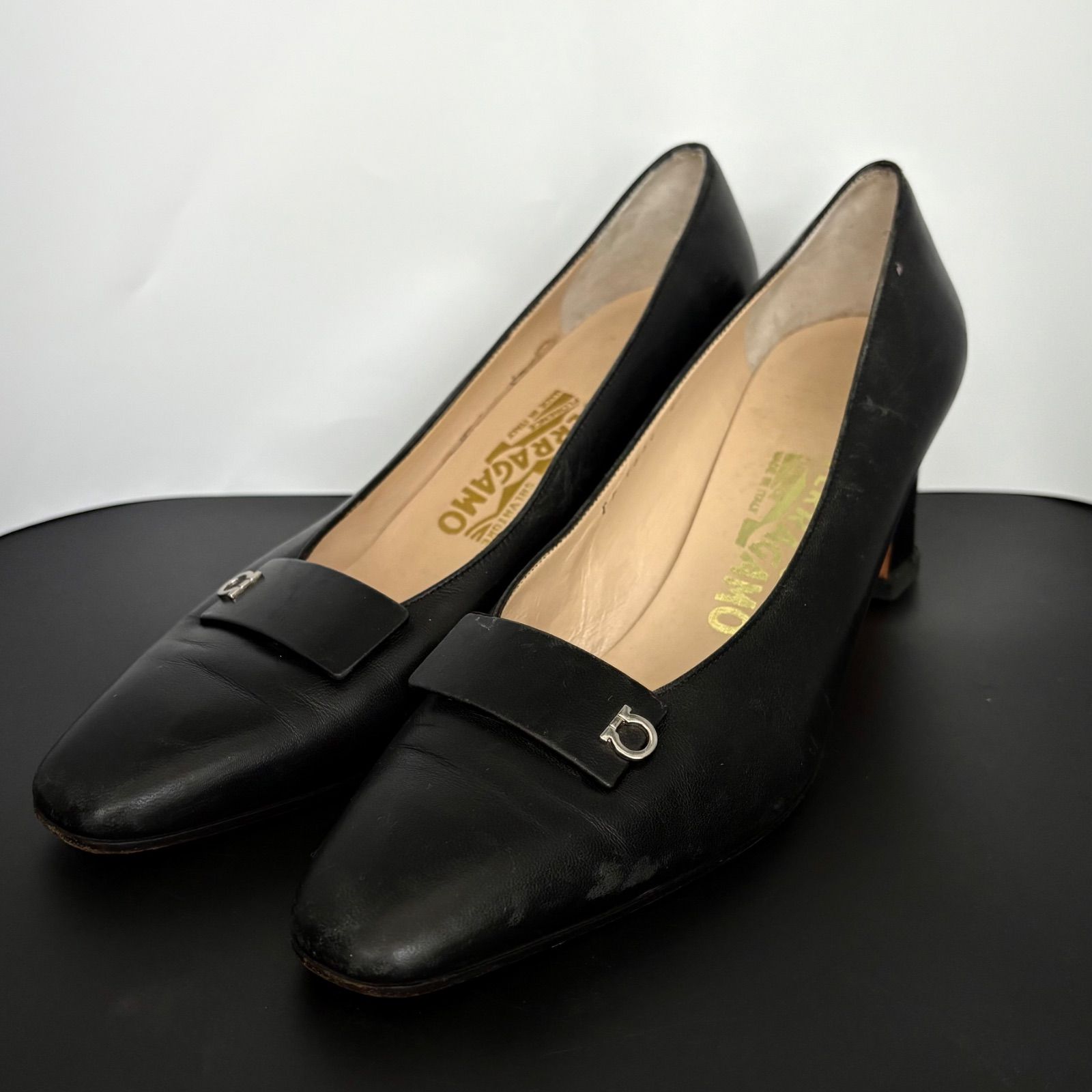 Salvatore Ferragamo サルヴァトーレフェラガモ パンプス レザー