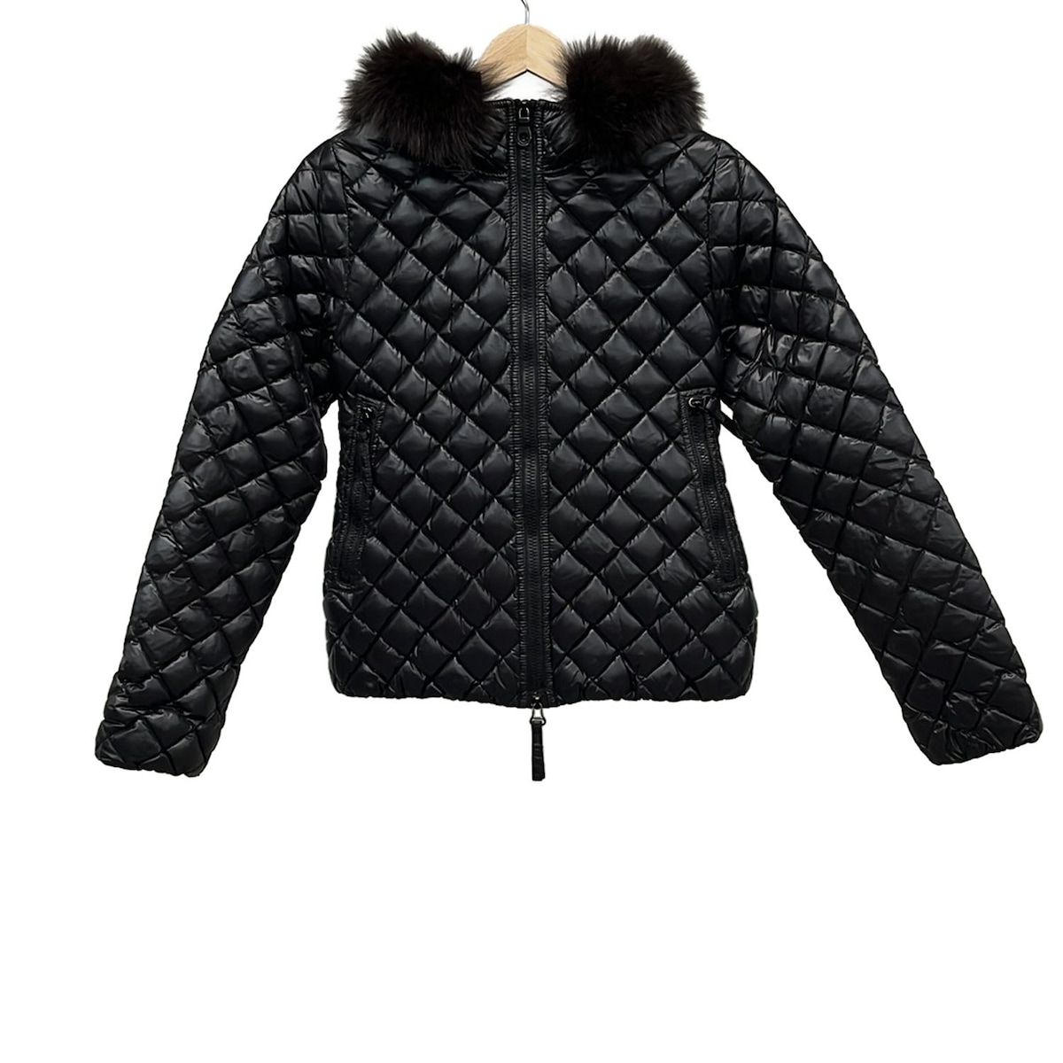 【美品】デュベティカ ダウンジャケット Aida キルティング ファー 黒 38 DUVETICA(デュベティカ) ダウンジャケット サイズ38 S レディース美品