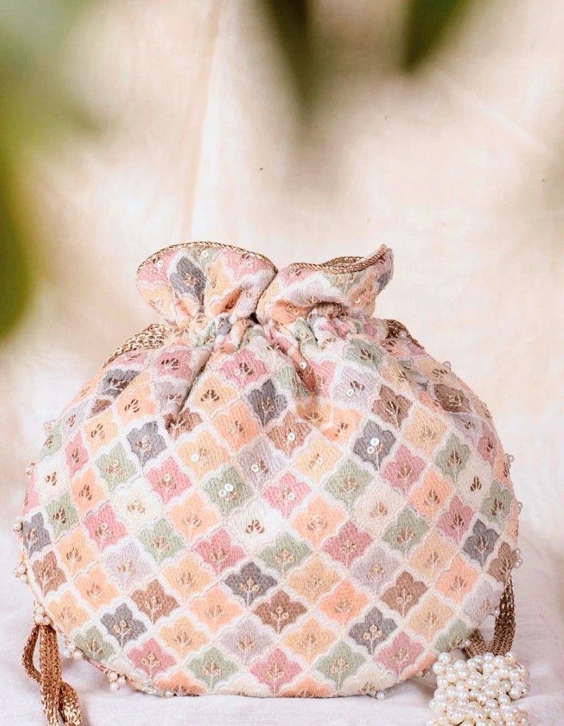 ビーズ刺繍巾着バッグ Pastel Multicolor パーティーバッグ フォーマルバッグ ミニバッグ 結婚式 インド刺繍 ハンドバッグ ポトリ