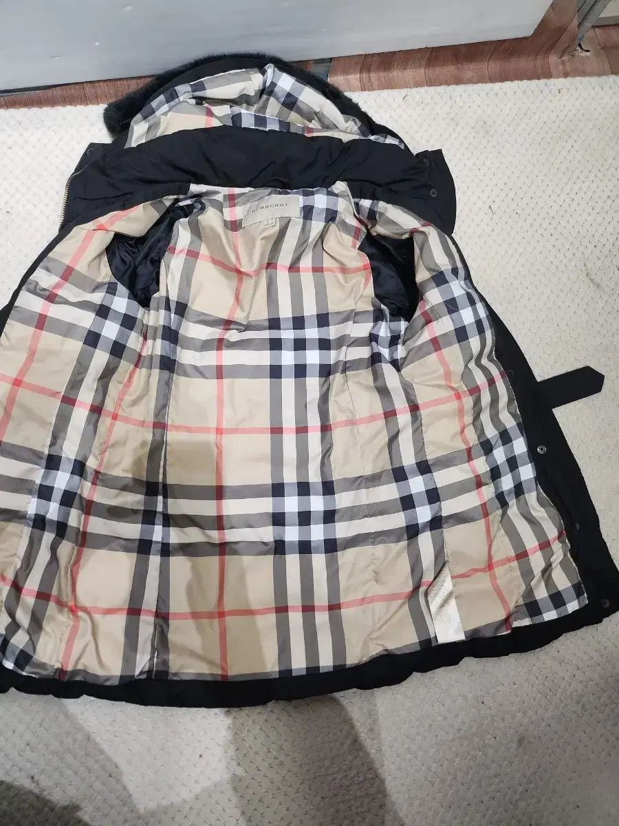 バーバリー ブラック ベルト付き フード ダウン キッズ