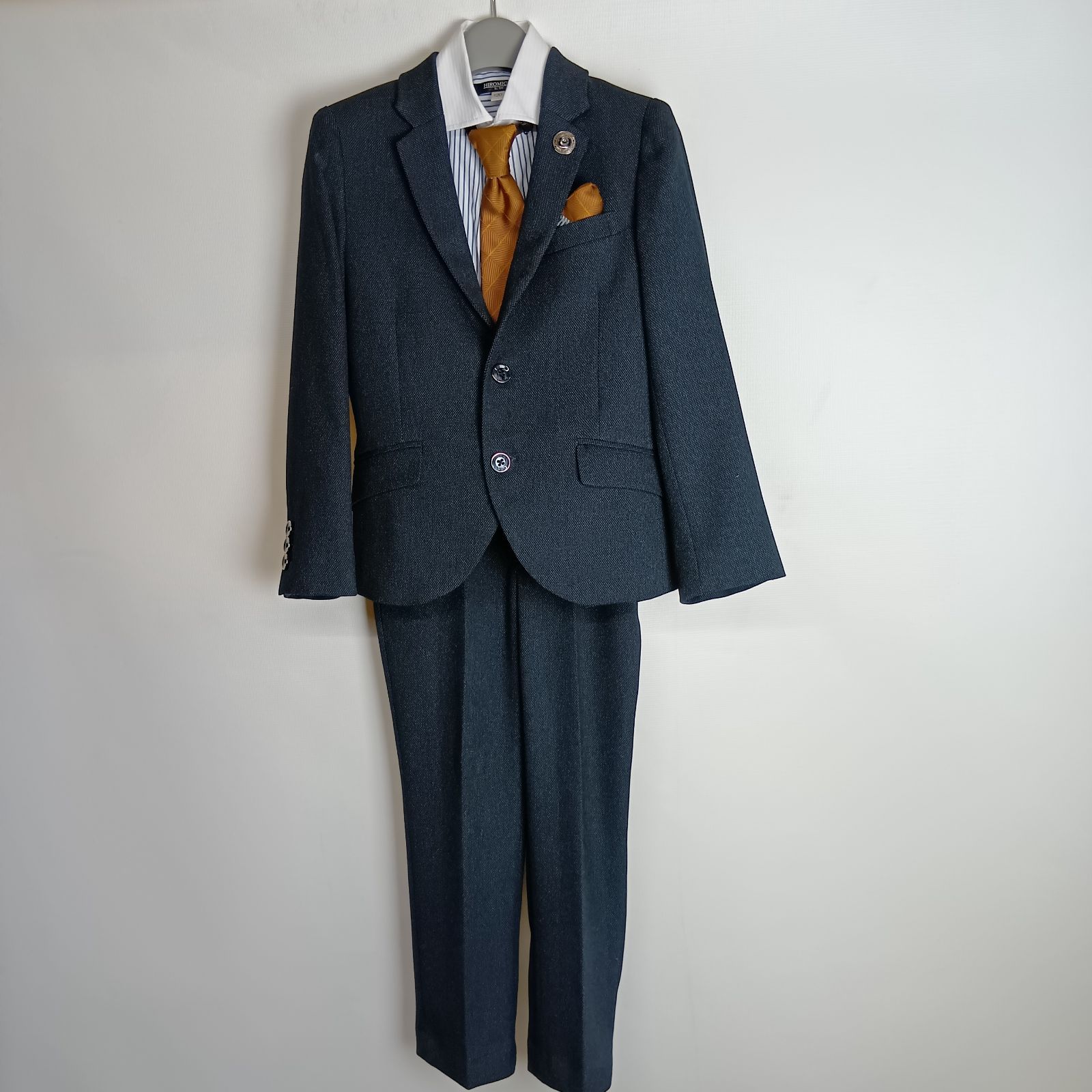 新品HIROMICHI by hnc 男の子 フォーマルスーツ 110cm 濃青 新品HIROMICHI by hnc 男の子 フォーマルスーツ 110cm 濃青 新品