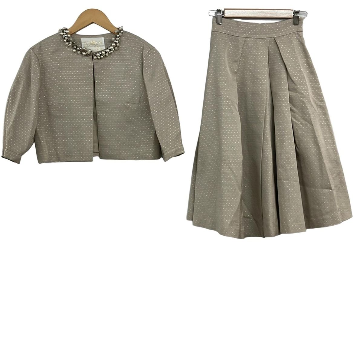 Grace Class グレースクラス スカートスーツ レディース - ベージュ×シルバー ドット柄 ビジュー パール ウエストゴム