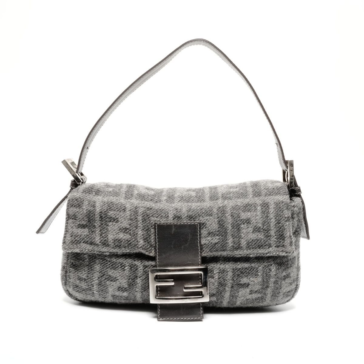 FENDI フェンディ ショルダーバッグ ウール ズッカ マンマバケット