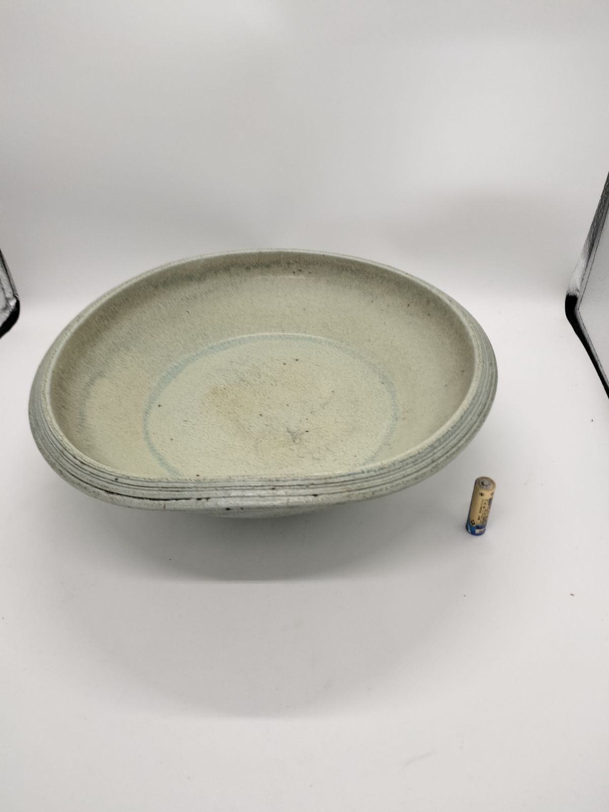 花器 大型皿 うぐいす色 円形 渦巻き状 櫛目模様 花台 窯 工房 池坊