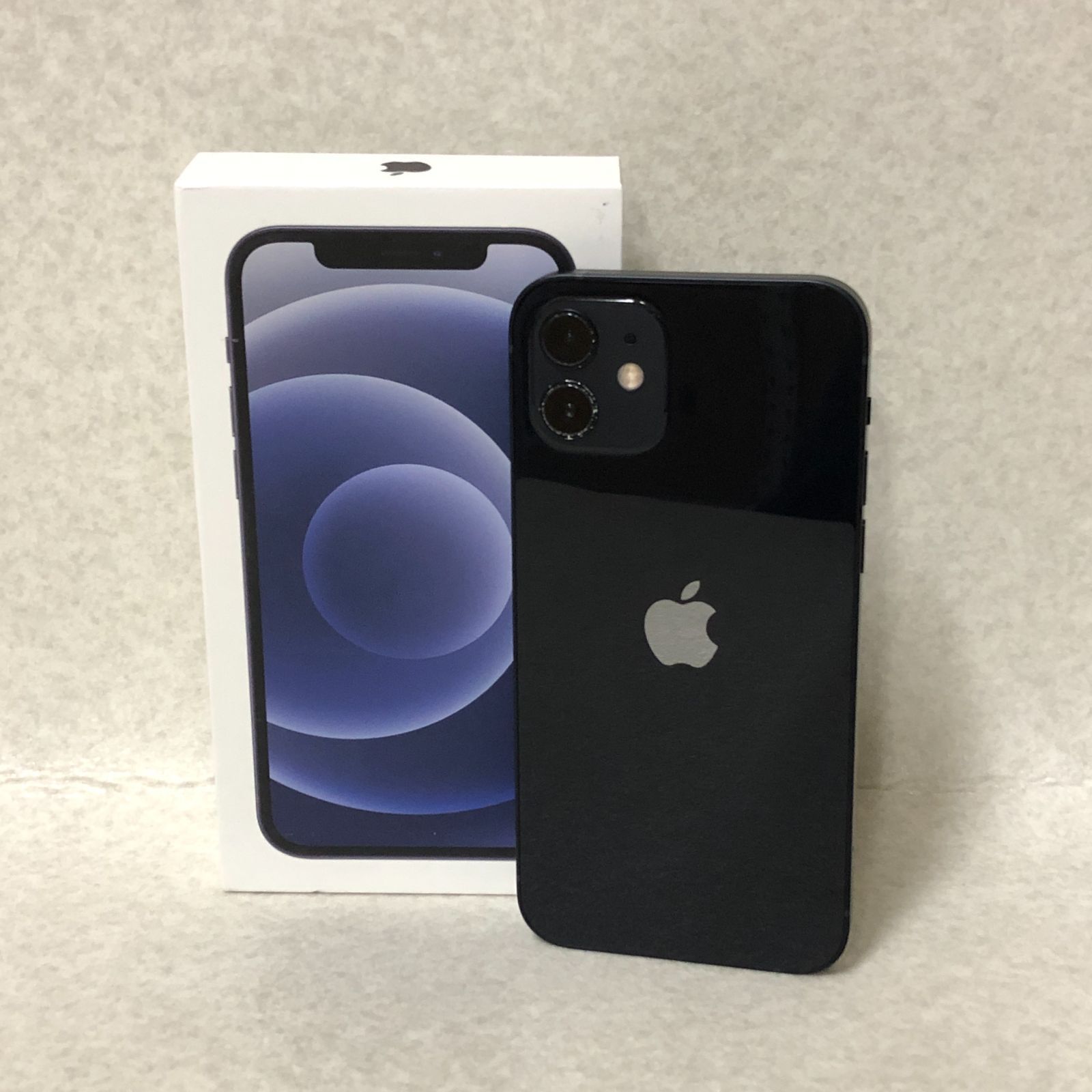 iPhone12ブラック64GB iOS15.4 バッテリー77% iphone12 バッテリー最大
