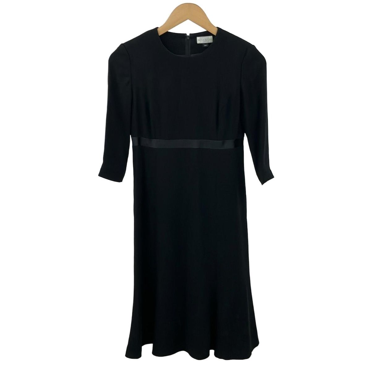 NINARICCI(ニナリッチ) ワンピーススーツ レディース - 黒 肩パッド