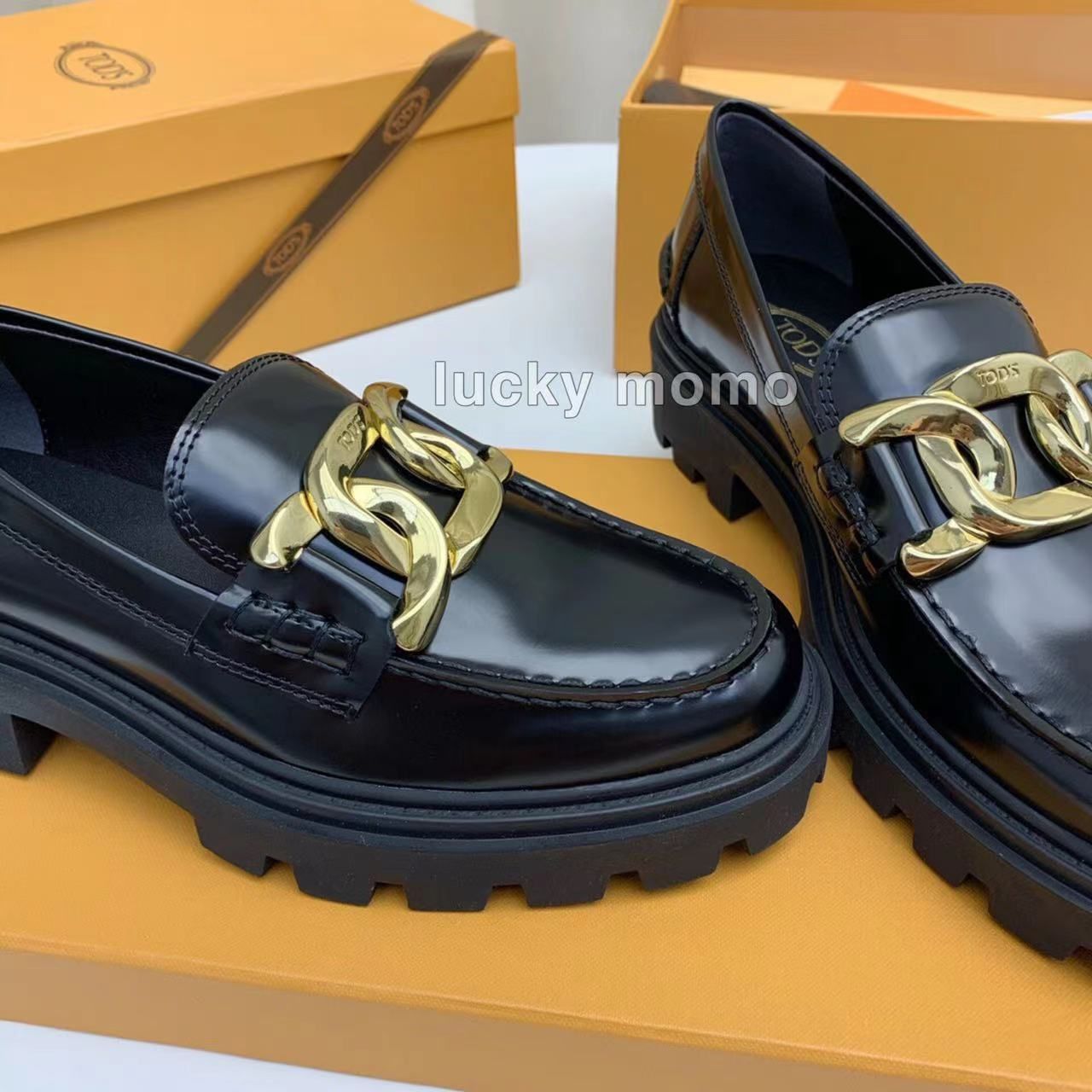 新品未使用　トッズ　革靴　ブラック　黒 TOD'S トッズ ローファレザー ローファー厚底 ローファー 革靴