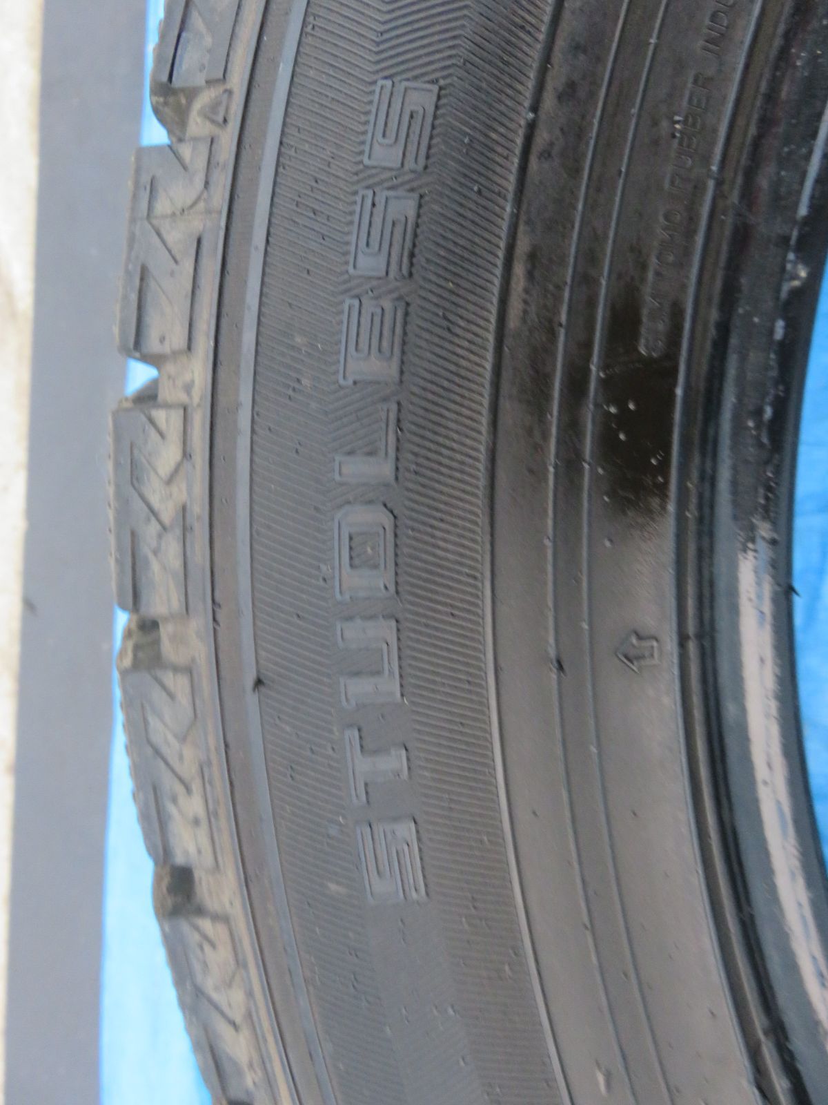 冬タイヤ スタッドレス