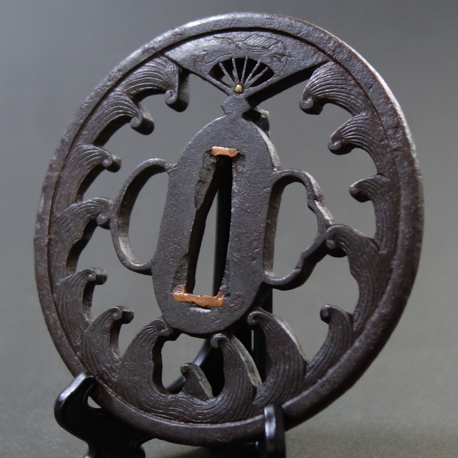 鍔 【 鉄地 扇の的透鍔 】 日本刀 刀装具 鐔 骨董 古美術 Ac25063001