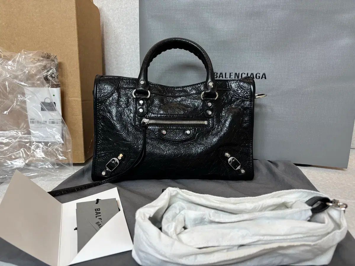 バレンシアガ 25 FW ルシティー スモール バッグ