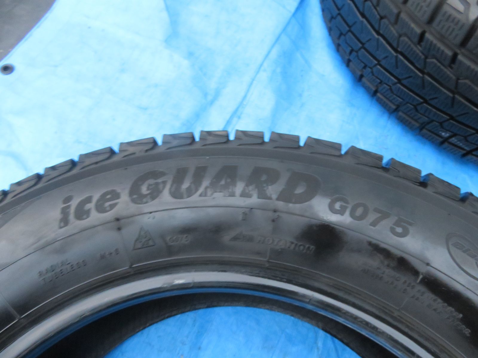 SFC 3819 17インチ タイヤ 225 65 R 17 102 Q 4本セット ice GUARD G 075 冬タイヤ スタッドレス 2019年製