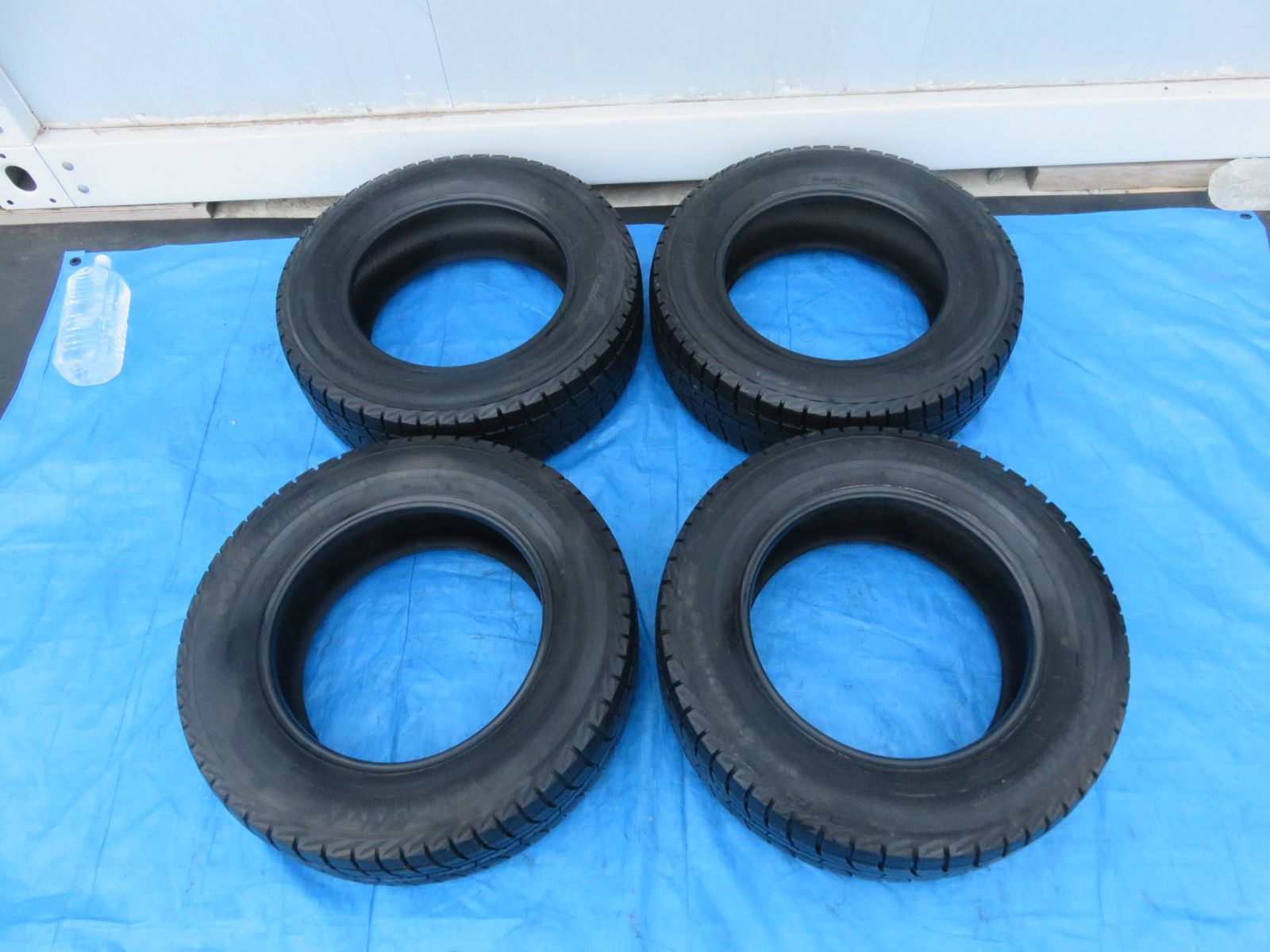 SFC 3820 16インチ タイヤ 215 65 R 16 98 Q 4本セット ice GUARD iG 30 冬タイヤ スタッドレス 2015年製