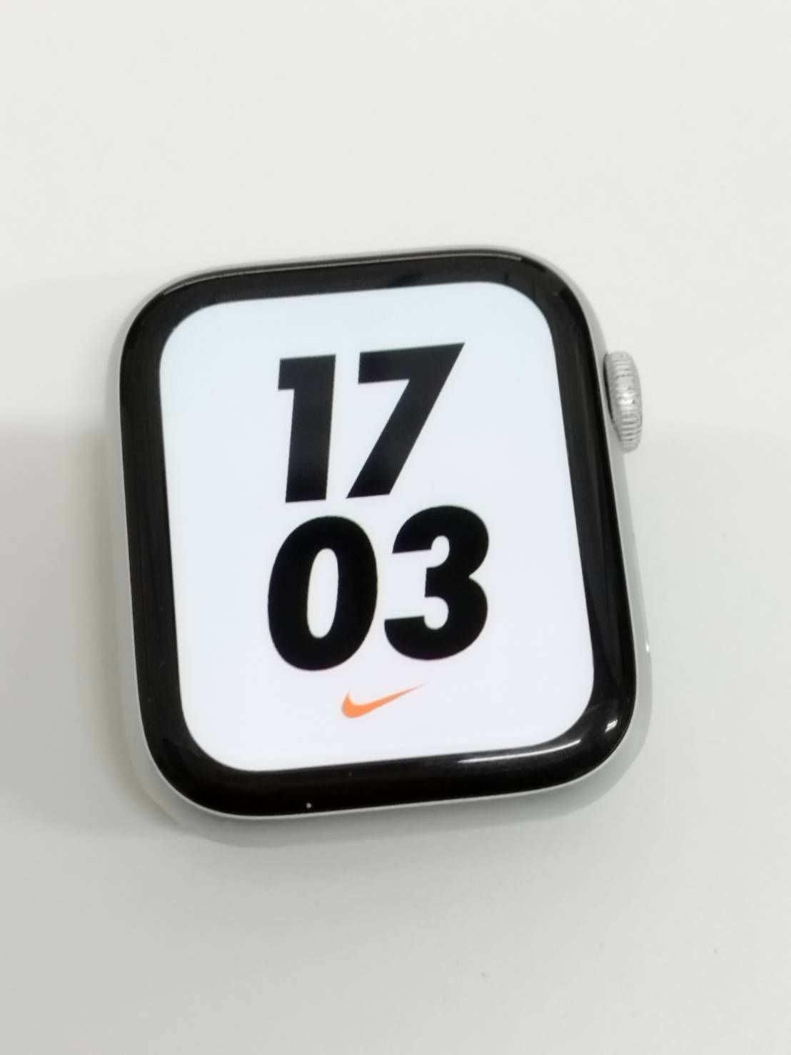 Apple Watch Nike Series 4 GPS 44 mm A 1978 シルバー MU 7 H 2 J