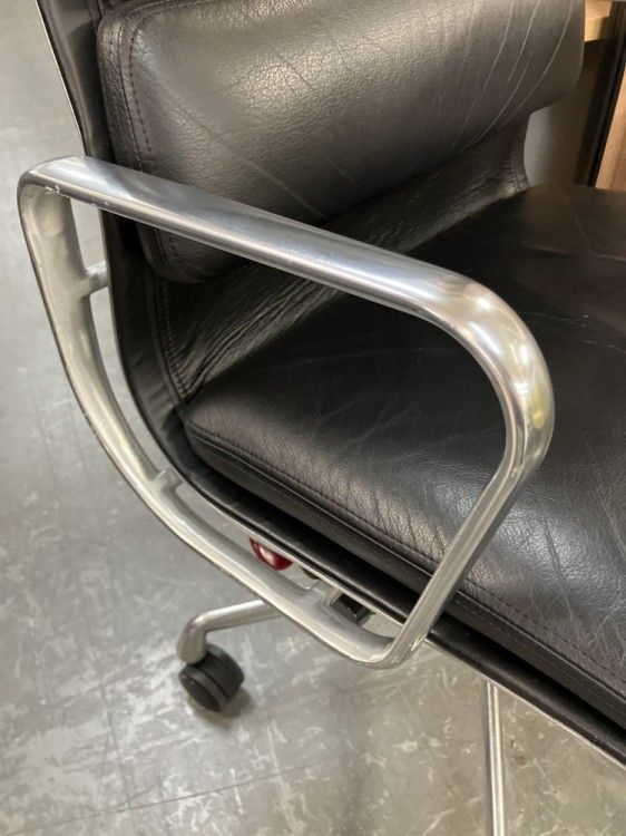 品 ハーマンミラー