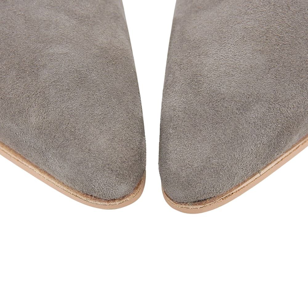 マノロブラニク スエード