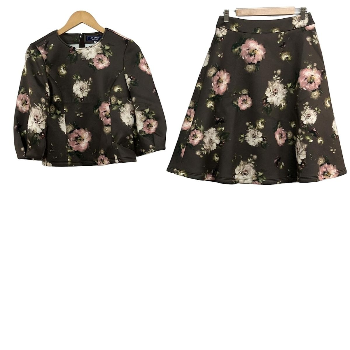 M'S GRACY(エムズグレイシー) スカートセットアップ レディース美品 - グレーベージュ×ピンク×マルチ 花柄