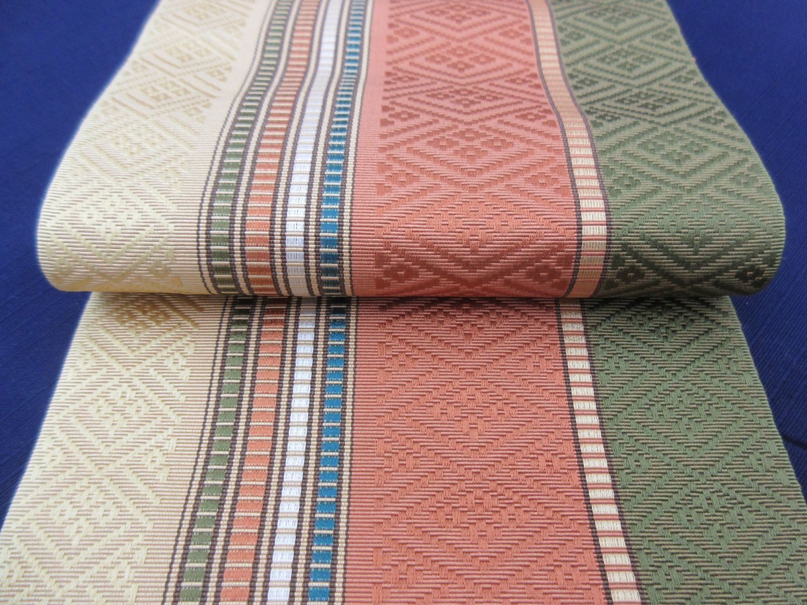 【新品】本場筑前博多織　小袋帯　桜　花柄 楽天市場】《最大20％OFF！セール》博多織 半幅帯 帯 本場筑前博多織