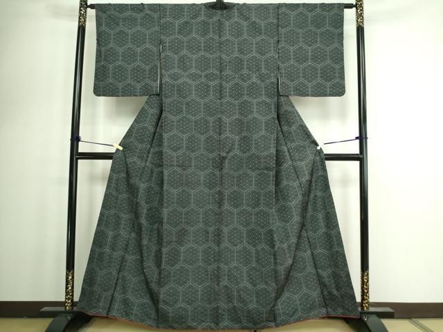 平和屋着物□本場大島紬 7マルキ 亀甲文 黒地 正絹 逸品 DAAY7828sf