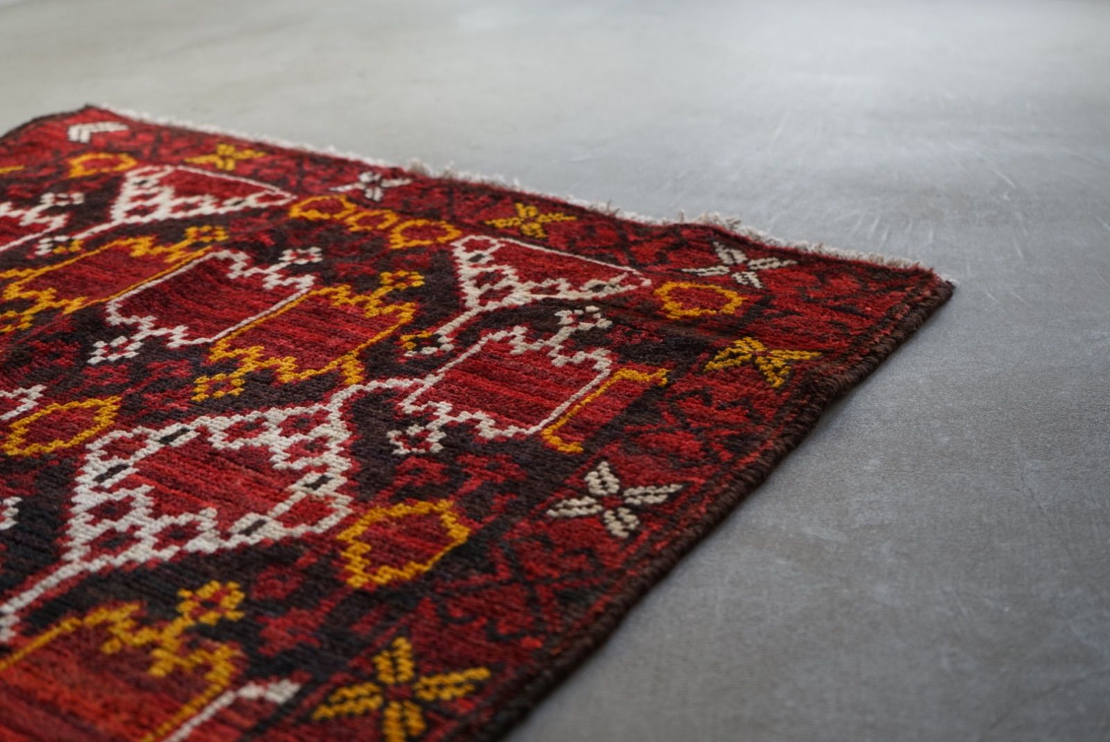 ヴィンテージラグ アフガニスタン バルーチラグ ダークカラー 1970年代