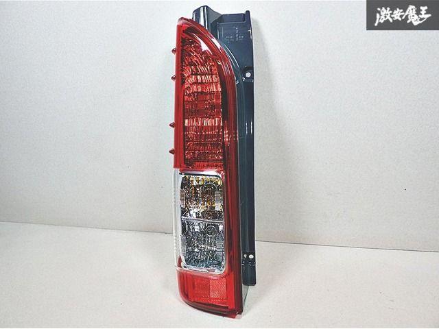 新車外し】トヨタ 純正 200系 ハイエース 4型 5型 6型 7型 8型 後期