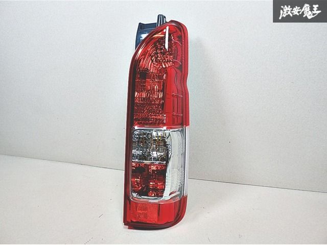 新車外し】 トヨタ 純正 200系 ハイエース 4型 5型 6型 7型 後期 右側